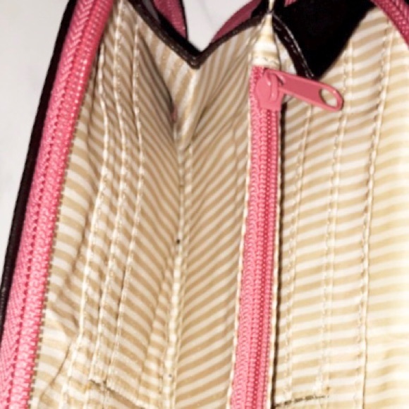 GENTLY USED THIRTY ONE FLORAL DITZY QUILTED HALF MOON CLUTCH - Picture 8 of 15